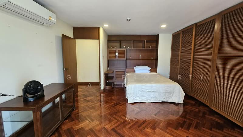 ให้เช่า - Ruamrudee Penthouse : ร่วมฤดีเพนท์เฮ้าส์, กรุงเทพ