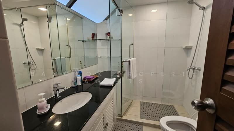 ให้เช่า - Ruamrudee Penthouse : ร่วมฤดีเพนท์เฮ้าส์, กรุงเทพ