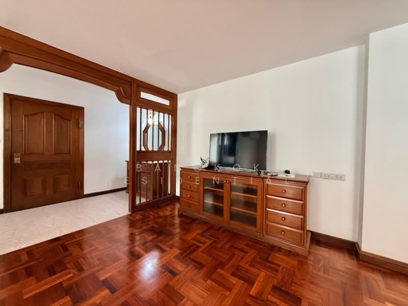 Sriratana Mansion 1, Bangkok, 7 Soi Sukhumvit 12, Khlong Toei, Khlong Toei, Bangkok, 3 Bedrooms, 321 sqm, Apartment For Rent, by Bangkok Residential, 500174800 - DDproperty.com