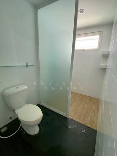 3-BR Townhouse, Bangkok, Bang Chak, Phra Khanong, Bangkok, 3 Bedrooms, 230 sqm, Townhouse For Rent, by Rojjana Jindasri, 500174829 - DDproperty.com