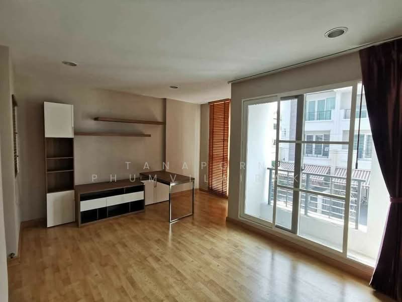 Baan Klang Muang S-Sense Rama 9-Ladprao, Bangkok, Soi Ladprao 84, Ladprao Road, Wang Thonglang, Wang Thonglang, Bangkok, 3 Bedrooms, 160 sqm, Townhouse For Sale, by Tanaporn Phumvilairak, 500174837 - DDproperty.com