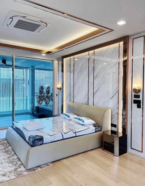 VIVE Ekkamai-Ramintra, Bangkok, Soi Yothin Phatthana 3, Nawamin, Bueng Kum, Bangkok, 4 Bedrooms, 380 sqm, Single Detached House For Rent, by Tanaporn Phumvilairak, 500174842 - DDproperty.com