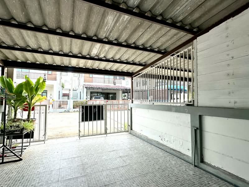 โกลเด้น ทาวน์ วังหิน - แตงอ่อน, ชลบุรี, สุรศักดิ์, ศรีราชา, ชลบุรี, 100 ตร.ม., ทาวน์เฮ้าส์ ขาย, โดย The Best Property ดิว, 500174853 - DDproperty.com