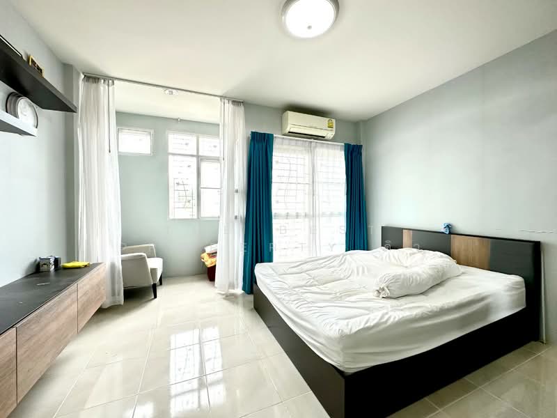 โกลเด้น ทาวน์ วังหิน - แตงอ่อน, Chon Buri (Pattaya), Surasak, Si Racha, Chon Buri (Pattaya), 2 Bedrooms, 100 sqm, Townhouse For Sale, by The Best Property ดิว, 500174853 - DDproperty.com