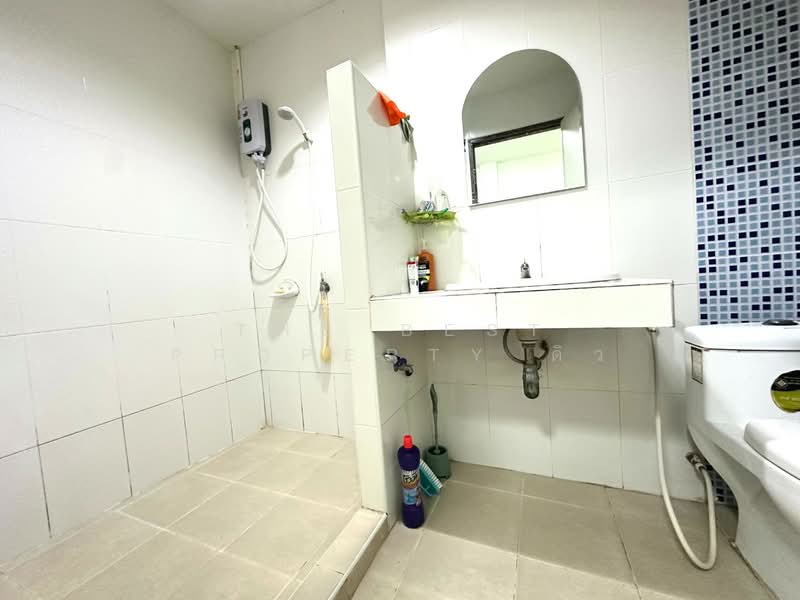 โกลเด้น ทาวน์ วังหิน - แตงอ่อน, Chon Buri (Pattaya), Surasak, Si Racha, Chon Buri (Pattaya), 2 Bedrooms, 100 sqm, Townhouse For Sale, by The Best Property ดิว, 500174853 - DDproperty.com