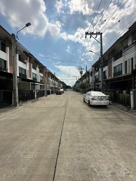 The Private Sukhumvit-Bangchak, Bangkok, 88 Sukhumvit 97/1 Alley, Bang Chak, Phra Khanong, Bangkok, 3 Bedrooms, 179 sqm, Townhouse For Sale, by Tanaporn Phumvilairak, 500174898 - DDproperty.com