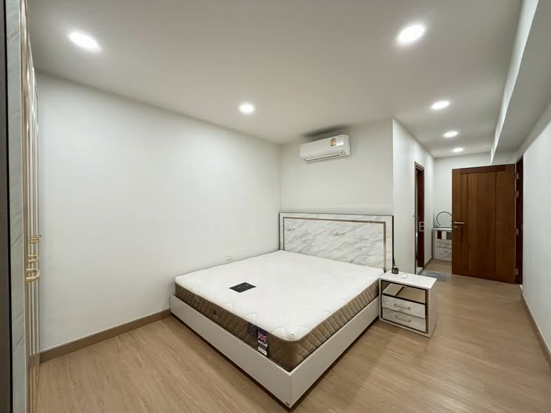 Royal Castle Sukhumvit : รอยัล คาสเซอร์ สุขุมวิท, กรุงเทพ, 30 ซอยสุขุมวิท 39, คลองเตยเหนือ, วัฒนา, กรุงเทพ, 160 ตร.ม., คอนโด ให้เช่า, โดย Bangkok House Living, 500174924 - DDproperty.com