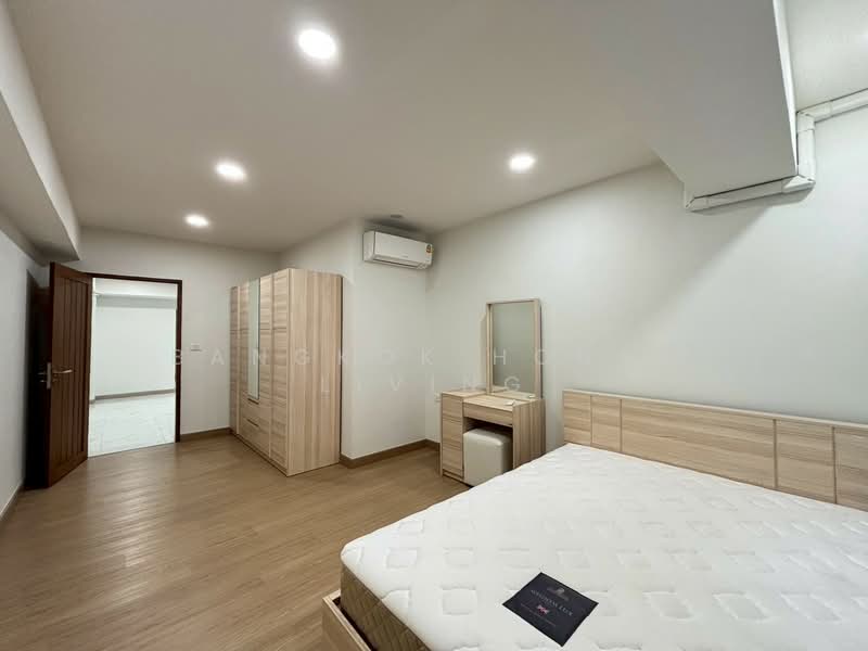 Royal Castle Sukhumvit : รอยัล คาสเซอร์ สุขุมวิท, กรุงเทพ, 30 ซอยสุขุมวิท 39, คลองเตยเหนือ, วัฒนา, กรุงเทพ, 160 ตร.ม., คอนโด ให้เช่า, โดย Bangkok House Living, 500174924 - DDproperty.com