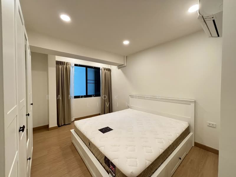 Royal Castle Sukhumvit, Bangkok, 30 Soi Sukhumvit 39, Khlongtoei Nua, Watthana, Bangkok, 3 Bedrooms, 160 sqm, Condo For Rent, by Bangkok House Living, 500174924 - DDproperty.com