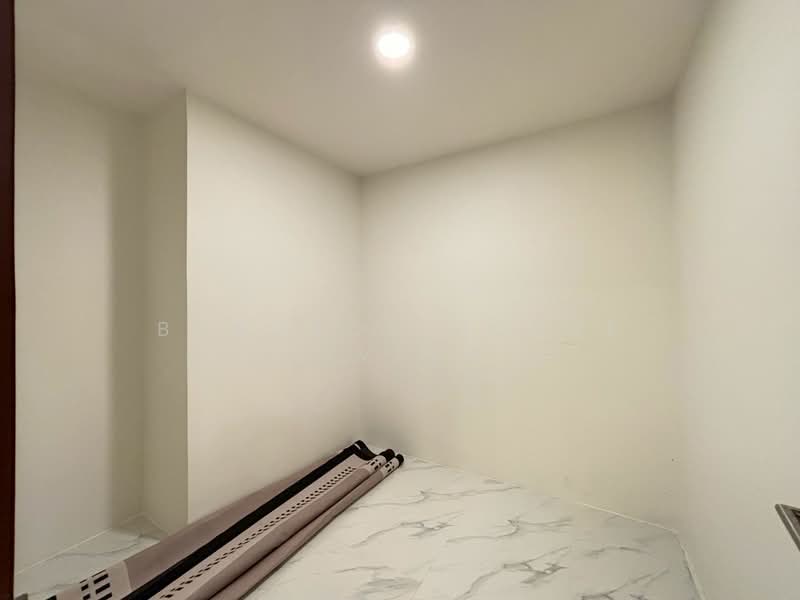 Royal Castle Sukhumvit, Bangkok, 30 Soi Sukhumvit 39, Khlongtoei Nua, Watthana, Bangkok, 3 Bedrooms, 160 sqm, Condo For Rent, by Bangkok House Living, 500174924 - DDproperty.com