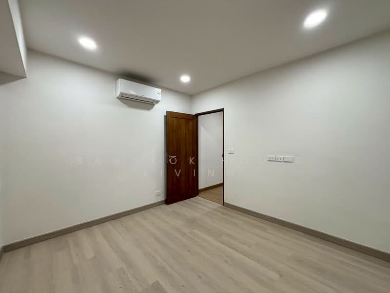 Royal Castle Sukhumvit : รอยัล คาสเซอร์ สุขุมวิท, กรุงเทพ, 30 ซอยสุขุมวิท 39, คลองเตยเหนือ, วัฒนา, กรุงเทพ, 190 ตร.ม., คอนโด ให้เช่า, โดย Bangkok House Living, 500174937 - DDproperty.com