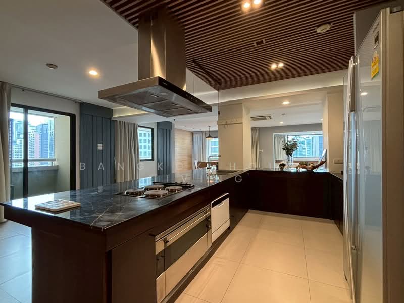 Baan Suanpetch, Bangkok, 18 Soi Sukhumvit 39, Khlong Tan Nua, Watthana, Bangkok, 3 Bedrooms, 265 sqm, Condo For Rent, by Bangkok House Living, 500174955 - DDproperty.com