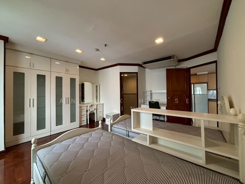 Baan Suanpetch, Bangkok, 18 Soi Sukhumvit 39, Khlong Tan Nua, Watthana, Bangkok, 2 Bedrooms, 135 sqm, Condo For Rent, by Bangkok House Living, 500174975 - DDproperty.com