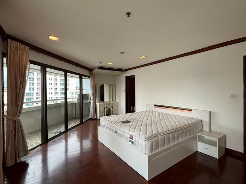 Baan Suanpetch, Bangkok, 18 Soi Sukhumvit 39, Khlong Tan Nua, Watthana, Bangkok, 2 Bedrooms, 135 sqm, Condo For Rent, by Bangkok House Living, 500174975 - DDproperty.com