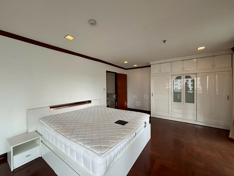 Baan Suanpetch, Bangkok, 18 Soi Sukhumvit 39, Khlong Tan Nua, Watthana, Bangkok, 2 Bedrooms, 135 sqm, Condo For Rent, by Bangkok House Living, 500174975 - DDproperty.com