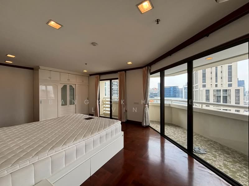 Baan Suanpetch, Bangkok, 18 Soi Sukhumvit 39, Khlong Tan Nua, Watthana, Bangkok, 2 Bedrooms, 135 sqm, Condo For Rent, by Bangkok House Living, 500174975 - DDproperty.com