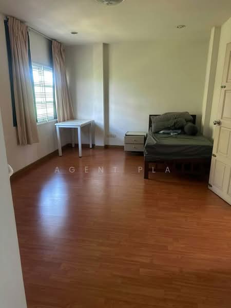 For Rent: 3-Story Detached House in Huai Khwang Area (SPSAD3856), Bangkok, ถนนประชาราษฎร์บำเพ็ญ, Samsen Nok, Huai Khwang, Bangkok, 6 Bedrooms, 200 sqm, Single Detached House For Rent, by Agent Pla, 500174976 - DDproperty.com