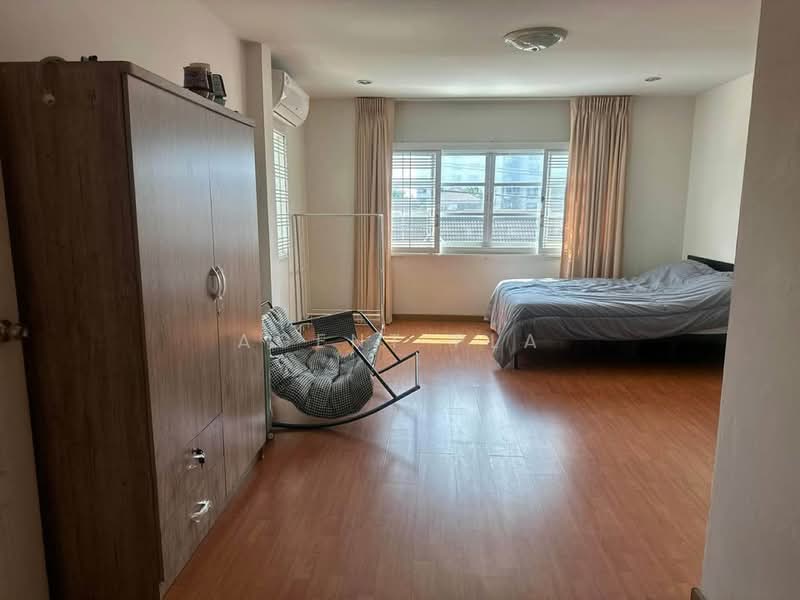 For Rent: 3-Story Detached House in Huai Khwang Area (SPSAD3856), Bangkok, ถนนประชาราษฎร์บำเพ็ญ, Samsen Nok, Huai Khwang, Bangkok, 6 Bedrooms, 200 sqm, Single Detached House For Rent, by Agent Pla, 500174976 - DDproperty.com