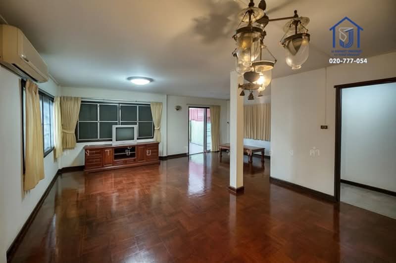 ซอยปรีดีพนมยงค์ 21 ถนนสุขุมวิท 71 แขวงพระโขนงฝั่งเหนือ เขตพระโขนง กรุงเทพมหานคร 10110, Bangkok, Bang Chak, Phra Khanong, Bangkok, 3 Bedrooms, 270 sqm, Single Detached House For Sale, by สง่าชัย ไทรทองคำ, 500174982 - DDproperty.com