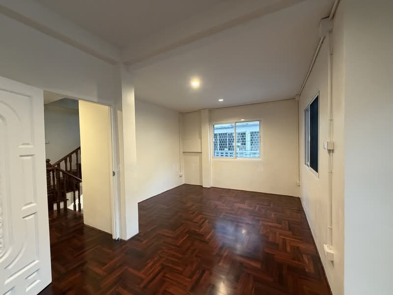 For Rent: 3-Story Townhouse, Casa Pacifica Bangkok (SPSAD3857), Bangkok, Phra Kanong, Khlong Toei, Bangkok, 5 Bedrooms, 401 sqm, Townhouse For Rent, by Agent Pla, 500174989 - DDproperty.com