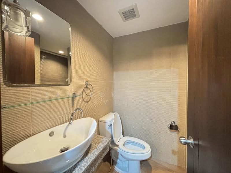 Baan Suanpetch, Bangkok, 18 Soi Sukhumvit 39, Khlong Tan Nua, Watthana, Bangkok, 2 Bedrooms, 135 sqm, Condo For Rent, by Bangkok House Living, 500174998 - DDproperty.com