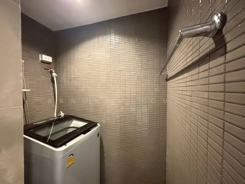 Baan Suanpetch, Bangkok, 18 Soi Sukhumvit 39, Khlong Tan Nua, Watthana, Bangkok, 2 Bedrooms, 135 sqm, Condo For Rent, by Bangkok House Living, 500174998 - DDproperty.com