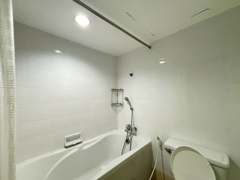 Baan Suanpetch, Bangkok, 18 Soi Sukhumvit 39, Khlong Tan Nua, Watthana, Bangkok, 2 Bedrooms, 135 sqm, Condo For Rent, by Bangkok House Living, 500174998 - DDproperty.com