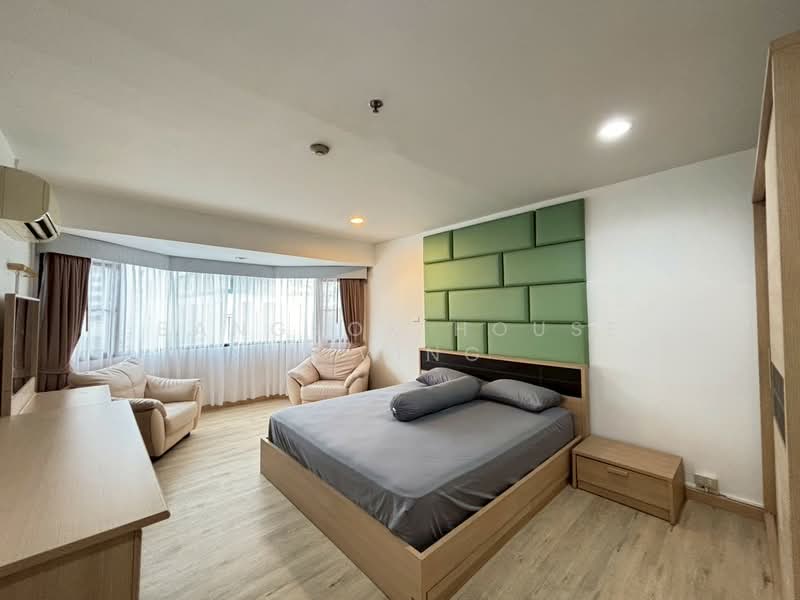 Baan Suanpetch, Bangkok, 18 Soi Sukhumvit 39, Khlong Tan Nua, Watthana, Bangkok, 2 Bedrooms, 135 sqm, Condo For Rent, by Bangkok House Living, 500174998 - DDproperty.com