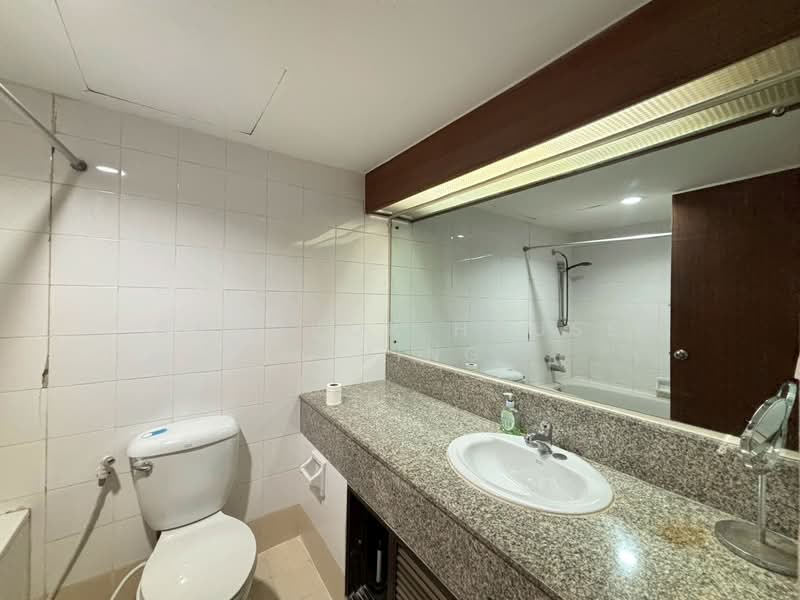 Baan Suanpetch, Bangkok, 18 Soi Sukhumvit 39, Khlong Tan Nua, Watthana, Bangkok, 2 Bedrooms, 135 sqm, Condo For Rent, by Bangkok House Living, 500175020 - DDproperty.com