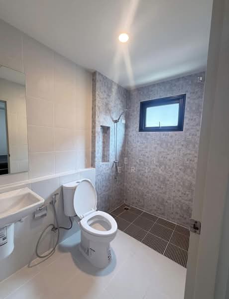 Grande Pleno Phahol-Vibhavadi, Pathum Thani, Klong 1 Klongluang, Khlong Nung, Khlong Luang, Pathum Thani, 3 Bedrooms, 300 sqm, Townhouse For Rent, by Correct Property, 500175049 - DDproperty.com