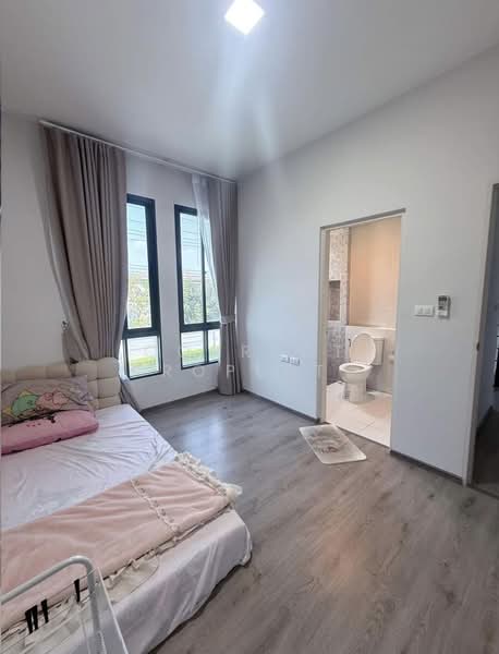 Grande Pleno Phahol-Vibhavadi, Pathum Thani, Klong 1 Klongluang, Khlong Nung, Khlong Luang, Pathum Thani, 3 Bedrooms, 300 sqm, Townhouse For Rent, by Correct Property, 500175049 - DDproperty.com