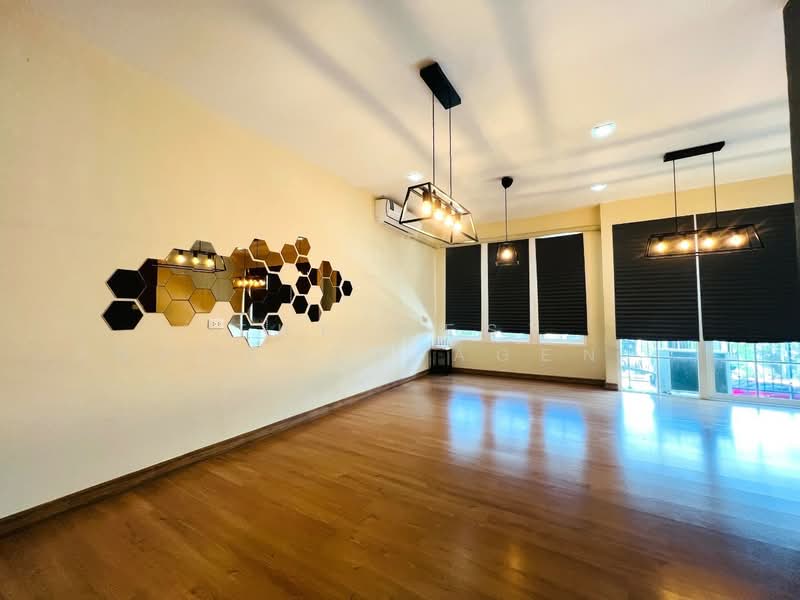 Golden Town 2 Ladprao-Kaset Nawamin, Bangkok, Soi Nawamin 42 Yak 27, Khlong Kum, Bueng Kum, Bangkok, 5 Bedrooms, 100 sqm, Townhouse For Sale, by The Best Property Agent ปู, 500175065 - DDproperty.com