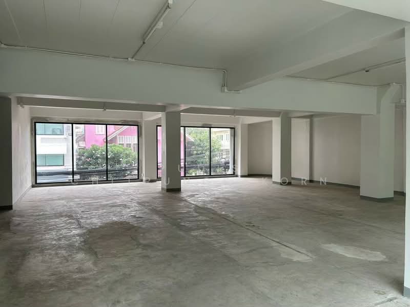 For Rent | Standalone Commercial Building near Chong Nonsi, Bangkok, Silom, Bang Rak, Bangkok, , 2,400 sqm, Shophouse For Rent, by Pudis Chitrungsakorn, 500175071 - DDproperty.com