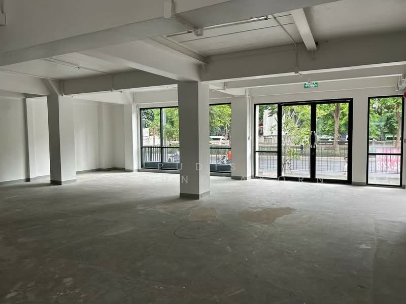 For Rent | Standalone Commercial Building near Chong Nonsi, Bangkok, Silom, Bang Rak, Bangkok, , 2,400 sqm, Shophouse For Rent, by Pudis Chitrungsakorn, 500175071 - DDproperty.com