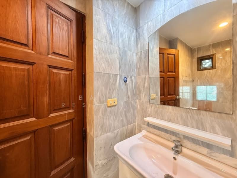 Detached House, Bangkok, Soi Soonvijai 8/2, Bang Kapi, Huai Khwang, Bangkok, 4 Bedrooms, 400 sqm, Single Detached House For Rent, by Bangkok Residential, 500175111 - DDproperty.com