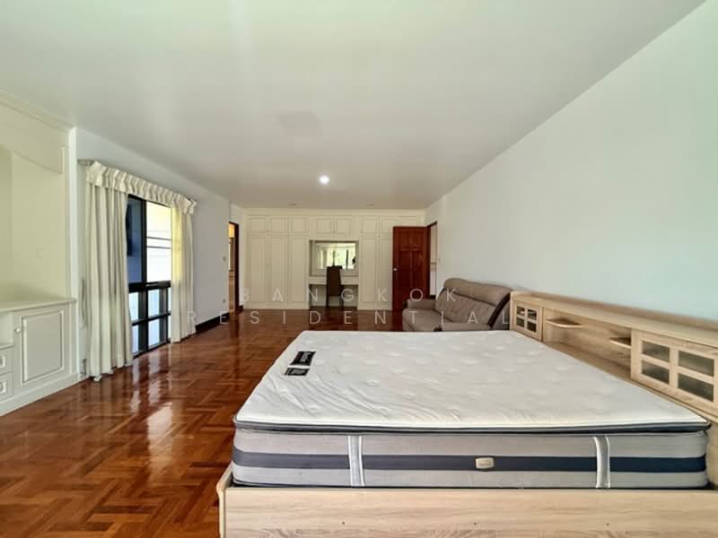 Detached House, Bangkok, Soi Soonvijai 8/2, Bang Kapi, Huai Khwang, Bangkok, 4 Bedrooms, 400 sqm, Single Detached House For Rent, by Bangkok Residential, 500175111 - DDproperty.com