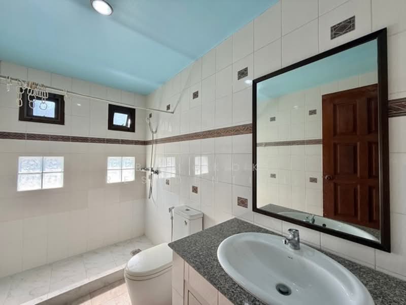 Detached House, Bangkok, Soi Soonvijai 8/2, Bang Kapi, Huai Khwang, Bangkok, 4 Bedrooms, 400 sqm, Single Detached House For Rent, by Bangkok Residential, 500175111 - DDproperty.com