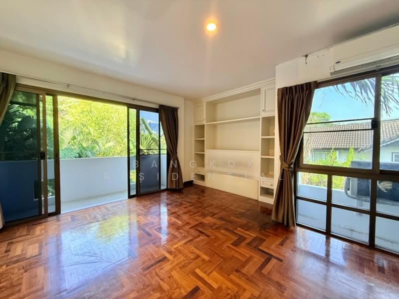 Detached House, Bangkok, Soi Soonvijai 8/2, Bang Kapi, Huai Khwang, Bangkok, 4 Bedrooms, 400 sqm, Single Detached House For Rent, by Bangkok Residential, 500175111 - DDproperty.com