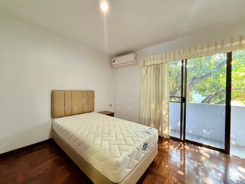 Detached House, Bangkok, Soi Soonvijai 8/2, Bang Kapi, Huai Khwang, Bangkok, 4 Bedrooms, 400 sqm, Single Detached House For Rent, by Bangkok Residential, 500175111 - DDproperty.com