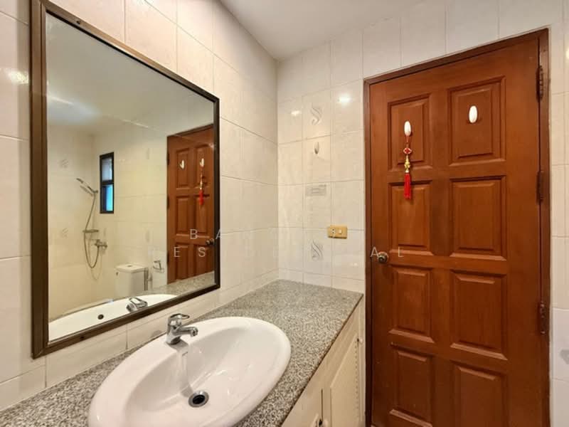 Detached House, Bangkok, Soi Soonvijai 8/2, Bang Kapi, Huai Khwang, Bangkok, 4 Bedrooms, 400 sqm, Single Detached House For Rent, by Bangkok Residential, 500175111 - DDproperty.com