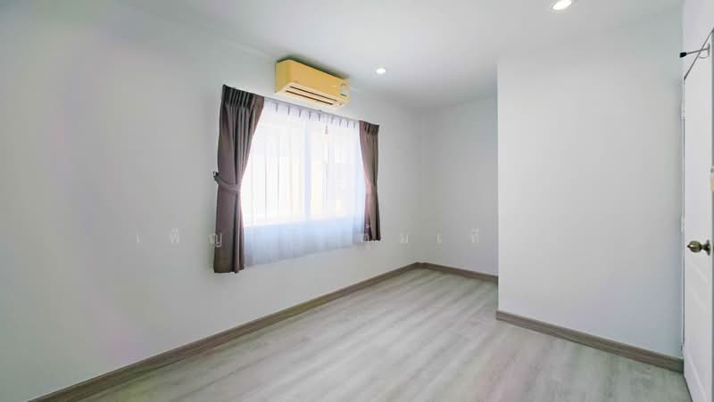 Moobaan K.C. Ramintra 7 : หมู่บ้านเค.ซี. รามอินทรา 7, กรุงเทพ, สามวาตะวันตก, คลองสามวา, กรุงเทพ, 132 ตร.ม., ทาวน์เฮ้าส์ ขาย, โดย เพ็ญศิริ ตุ้มเทียน, 500175145 - DDproperty.com