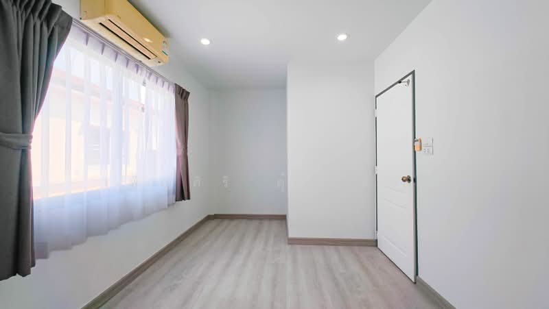 Moobaan K.C. Ramintra 7 : หมู่บ้านเค.ซี. รามอินทรา 7, กรุงเทพ, สามวาตะวันตก, คลองสามวา, กรุงเทพ, 132 ตร.ม., ทาวน์เฮ้าส์ ขาย, โดย เพ็ญศิริ ตุ้มเทียน, 500175145 - DDproperty.com