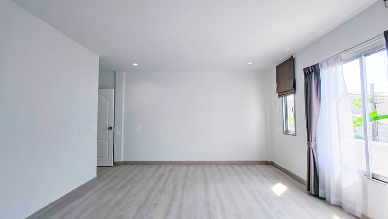 Moobaan K.C. Ramintra 7, Bangkok, Sam Wa Tawan Tok, Khlong Sam Wa, Bangkok, 3 Bedrooms, 132 sqm, Townhouse For Sale, by เพ็ญศิริ ตุ้มเทียน, 500175145 - DDproperty.com