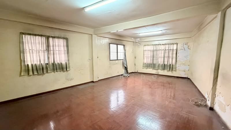 Shophouse Damrongrak Road, Bangkok, ดำรงรักษ์, Khlong Maha Nak, Pom Prap Sattru Phai, Bangkok, , 600 sqm, Shophouse For Sale, by KHUN H-DO, 500175153 - DDproperty.com