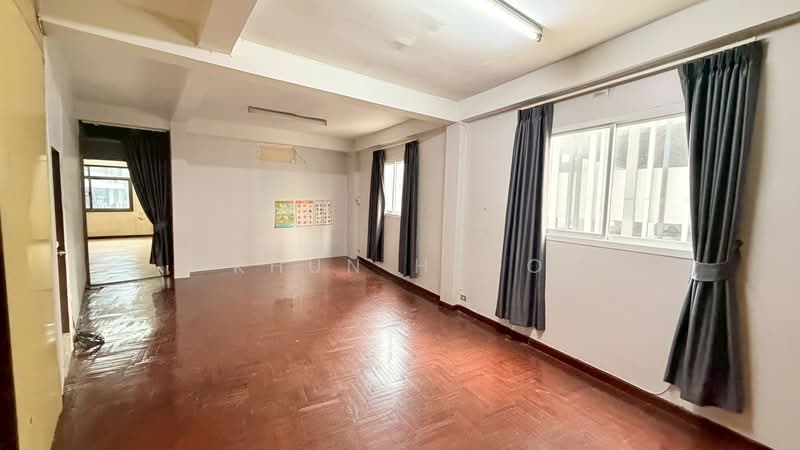 Shophouse Damrongrak Road, Bangkok, ดำรงรักษ์, Khlong Maha Nak, Pom Prap Sattru Phai, Bangkok, , 600 sqm, Shophouse For Sale, by KHUN H-DO, 500175153 - DDproperty.com