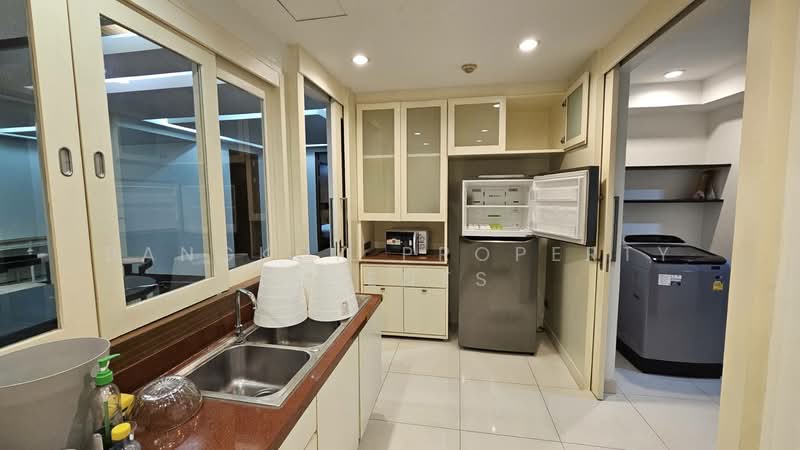 City Lakes Tower, Bangkok, Soi Sukhumvit 16, Khlong Toei, Khlong Toei, Bangkok, 4 Bedrooms, 320 sqm, Condo For Rent, by BANGKOK PROPERTY AGENTS, 500175191 - DDproperty.com