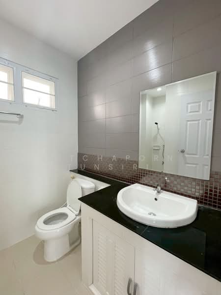 บ้านในโครงการ ให้เช่า – ใกล้โรงเรียนนานาชาตินครพายัพ เพียง 5 นาที ค่าเช่า 20,000 บาท / เดือน รหัสทรั, Chiang Mai, San Phi Sua, Muang Chiang Mai, Chiang Mai, 3 Bedrooms, 130 sqm, Single Detached House For Rent, by Rutchaporn Tunsiri, 500175198 - DDproperty.com