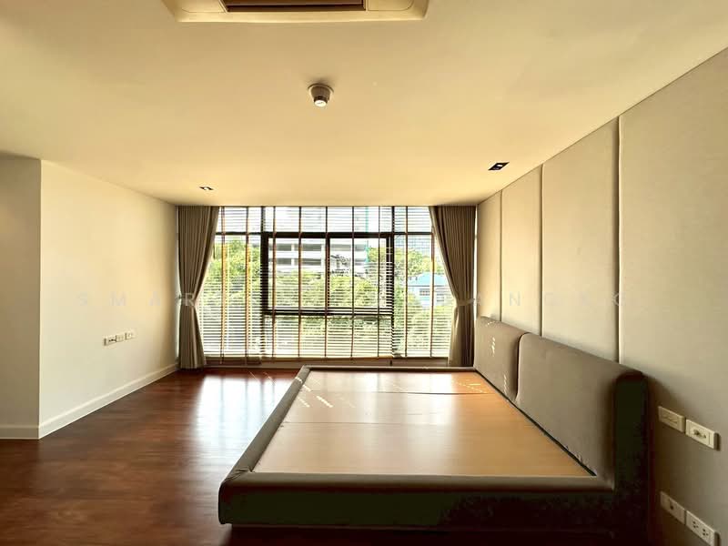 Baan Ananda, Bangkok, Sukhumvit 61, Khlong Tan Nua, Watthana, Bangkok, 3 Bedrooms, 300 sqm, Condo For Rent, by SmartLivingBangkok, 500175220 - DDproperty.com