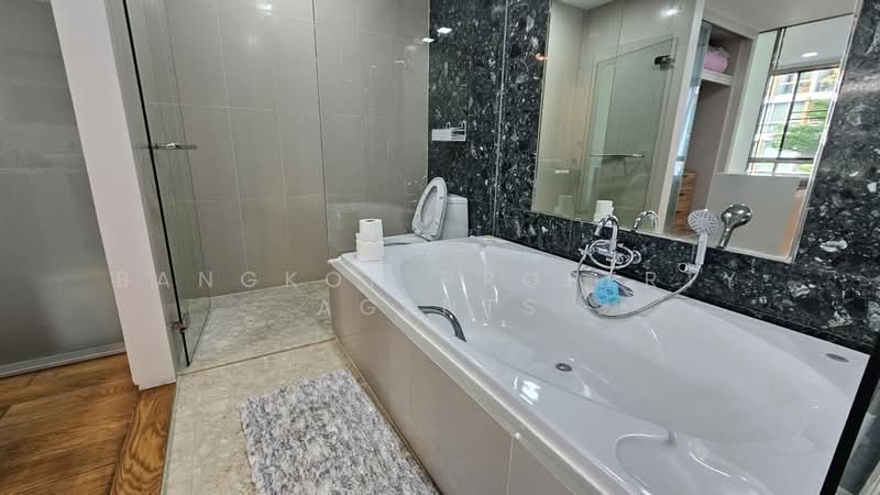 Ficus Lane, Bangkok, Soi Sukhumvit 44/1, Phra Kanong, Khlong Toei, Bangkok, 3 Bedrooms, 210 sqm, Condo For Rent, by BANGKOK PROPERTY AGENTS, 500175222 - DDproperty.com