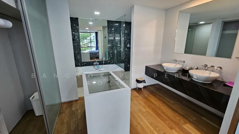 Ficus Lane, Bangkok, Soi Sukhumvit 44/1, Phra Kanong, Khlong Toei, Bangkok, 3 Bedrooms, 210 sqm, Condo For Rent, by BANGKOK PROPERTY AGENTS, 500175222 - DDproperty.com